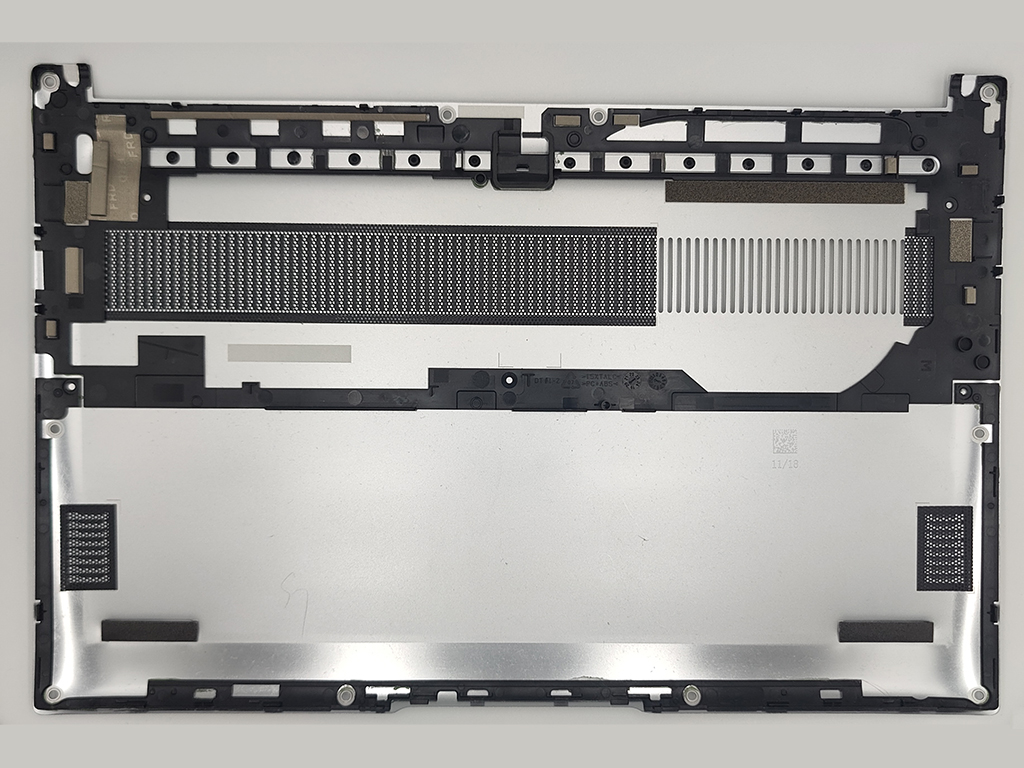 筆電金屬下蓋 (Base Cover / D件) 高散熱性能的鋁銑/鋁沖件，及輕型材料鎂件的製造工藝，搭配有色陽(yáng)極/噴漆/炫彩印刷等工藝，提供高散熱高強(qiáng)度的輕薄金屬質(zhì)感產(chǎn)品，滿足商務(wù)、娛樂(lè)及電競(jìng)等多方面產(chǎn)品使用需求。